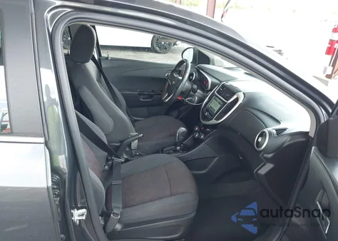 2017 Chevrolet Sonic Lt Auto из США, поврежденный, VIN 1G1JD6SH1H4157371